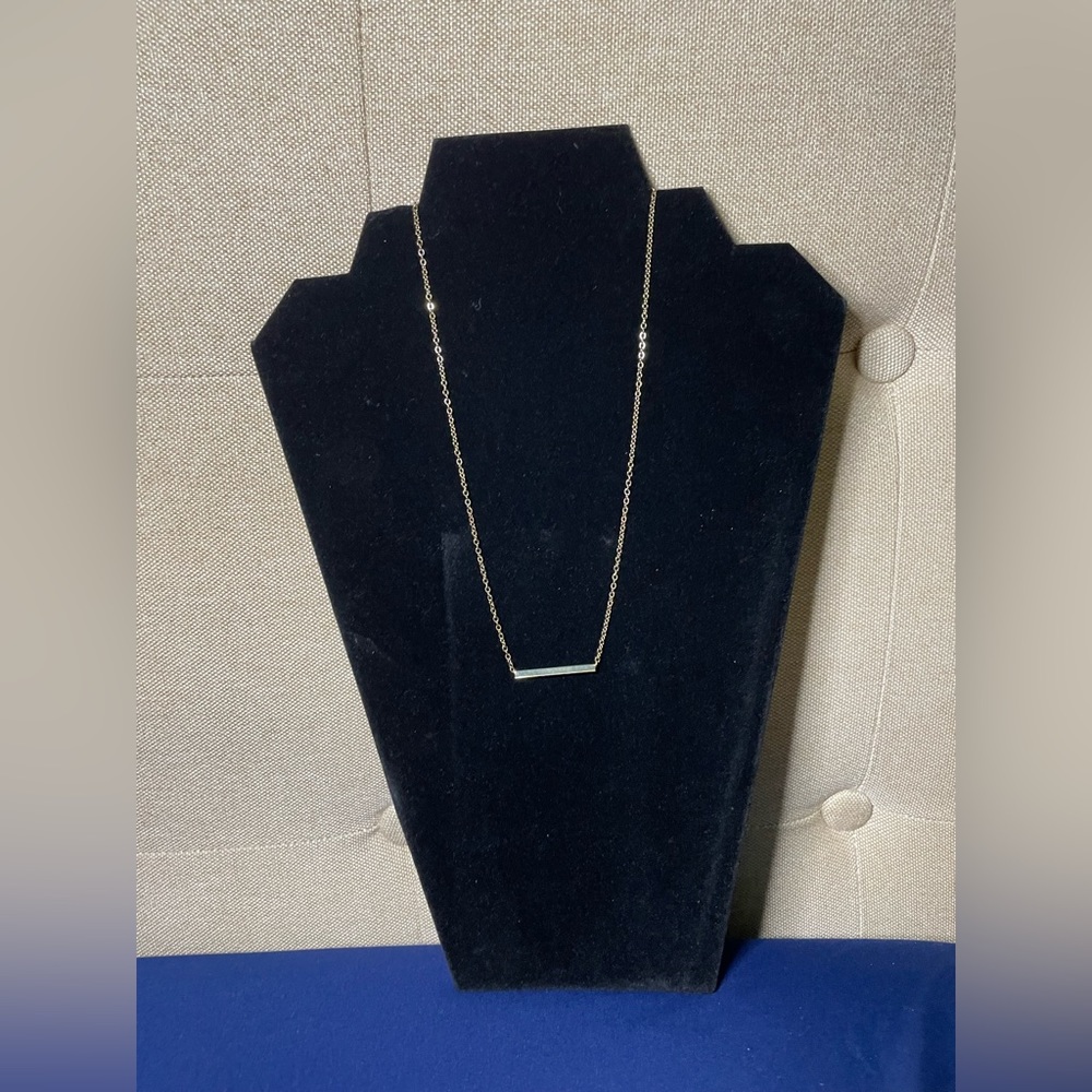 Fashion jewelry gold necklace with gold bar. Brand new perfect condition